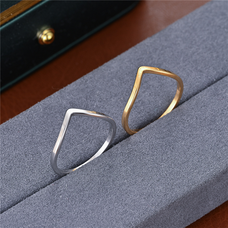 Minimalist Irregular Chevron V - огляд і ціна Minimalist Ring Stackable