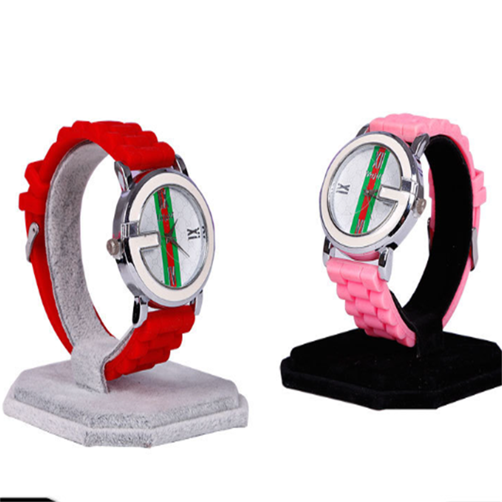 C-Shaped Watch Display Elegant - огляд і ціна Jewelry And Watches Exhibition